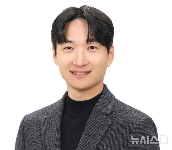 [포항=뉴시스] 포스텍 신소재공학과 권순호 교수와 국제 연구팀이 재생 에너지 전기가 끊겼다 이어져도 공장 배출 가스를 화학 제품으로 바꾸는 장치가 제 성능을 유지하는 운전 방법을 개발했다. 사진은 포스텍 신소재공학과 권순호 교수. (사진=포스텍 제공) 2026.10.22. photo@newsis.com 