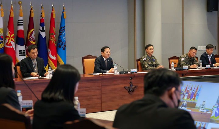 [서울=뉴시스] 22일 오후 국방부 대회의실에서 이두희 국방부차관 주관으로 '2026 국방인공지능 추진평가 회의'가 진행되고 있다. (사진=국방부 제공) 2026.10.22. photo@newsis.com *재판매 및 DB 금지