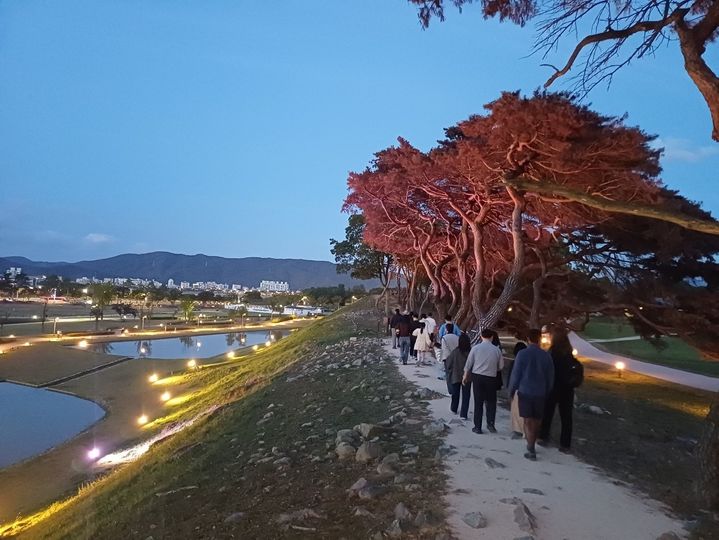 [세종=뉴시스]경주국립공원 야경 관광 사진이다.(사진= 국립공원공단 제공) *재판매 및 DB 금지