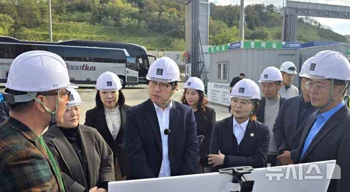 하정우 국가AI전략위 상임부위원장 '포항 AI 현장' 점검 - 뉴스 썸네일 이미지