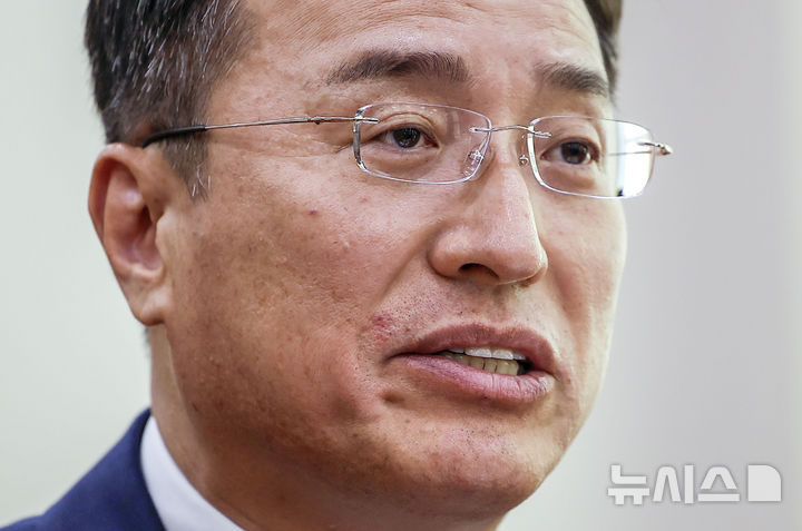 [서울=뉴시스] 정병혁 기자 = 이정현 공소청장(검찰총장) 직무대행이 22일 서울 여의도 국회에서 열린 법제사법위원회의 공소청 본청에 대한 국정감사에서 질문에 답하고 있다. 2026.10.22. jhope@newsis.com