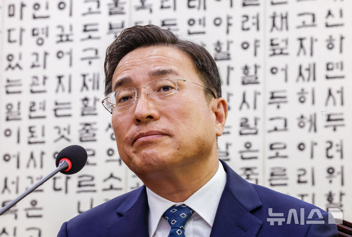 [서울=뉴시스] 정병혁 기자 = 이정현 공소청장(검찰총장) 직무대행이 22일 서울 여의도 국회에서 열린 법제사법위원회의 공소청 본청에 대한 국정감사에서 질문에 답하고 있다. 2026.10.22. jhope@newsis.com