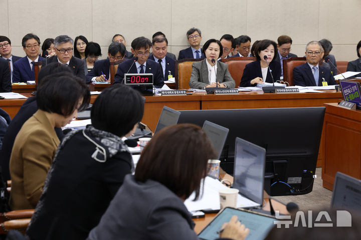 [서울=뉴시스] 김근수 기자 = 22일 오전 서울 여의도 국회에서 보건복지위원회 국정감사가 열리고 있다. 2026.10.22. ks@newsis.com