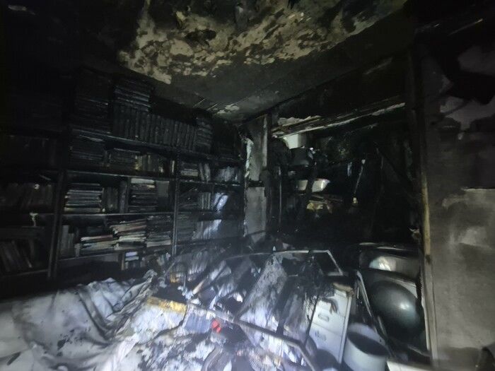 [공주=뉴시스] 화재로 검게 그을린 아파트 내부. (사진=소방당국 제공) 2026.10.23. photo@newsis.com *재판매 및 DB 금지