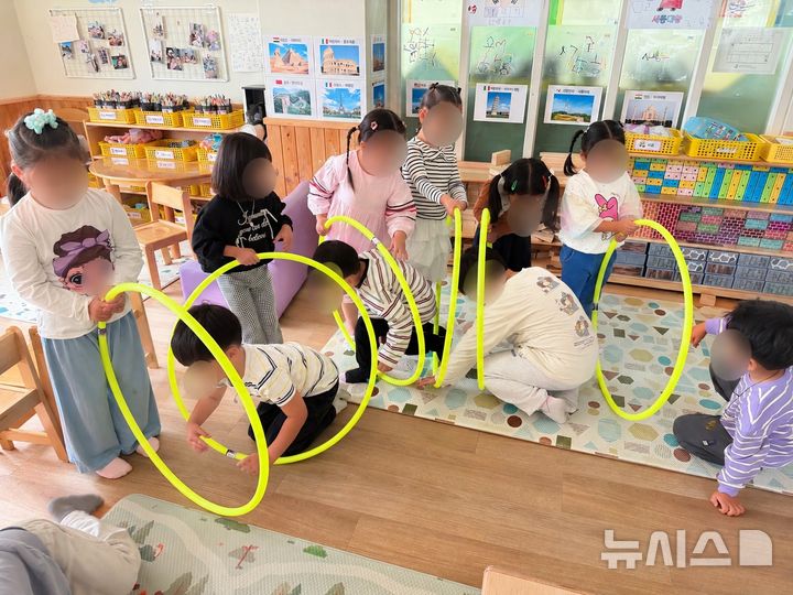 [평택=뉴시스] 군문유치원, 놀이로 배우는 '언어·문화 다양성 교육' 모습 (사진=평택교육지원청 제공) 2026.10.23.photo@newsis.com 