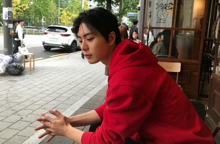 [서울=뉴시스] 경기 광명에서 붕어빵을 판매하며 이른바 '붕은우'로 유명해진 청년이 지난 22일 자신의 스레드 계정에 사진 여러 장을 공개했다. (사진=스레드 캡처) *재판매 및 DB 금지