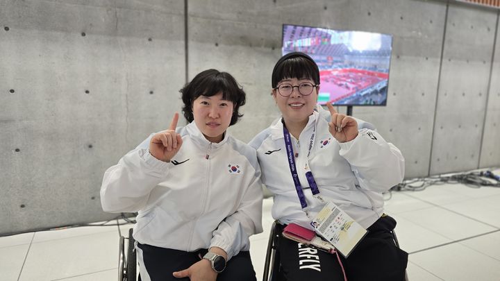 [서울=뉴시스] 2026 아이치·나고야 장애인아시안게임 탁구 여자 복식(스포츠등급 WD10)에서 금메달을 딴 이미규-정영아. (사진 = 대한장애인체육회 제공) 2026.10.23. *재판매 및 DB 금지