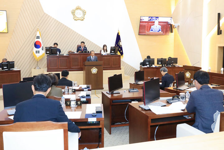 삼척시의회는 23일 제274회 임시회 제2차 본회의를 열어 임시회 마무리를 하고 있다.(사진=삼척시의회 제공) *재판매 및 DB 금지