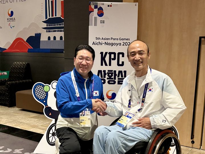[서울=뉴시스] 이상현 대한사이클연맹 회장, 2026 아이치·나고야 장애인아시안게임 현장 찾아 정진완 대한장애인체육회장 예방. (사진=대한사이클연맹 제공) *재판매 및 DB 금지