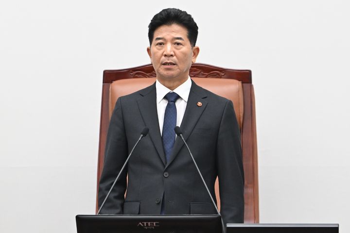 [제주=뉴시스] 송영훈 제주도의회 의장이 23일 오후 열린 제455회 제주도의회(임시회) 제2차 본회의에서 폐회사를 하고 있다. (사진=제주도의회 제공) 2026.10.23. photo@newsis.com *재판매 및 DB 금지