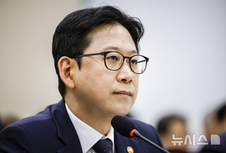 [서울=뉴시스] 정병혁 기자 = 배경훈 부총리 겸 과학기술정보통신부 장관이 23일 서울 여의도 국회에서 열린 과학기술정보방송통신위원회의 종합감사에서 질문에 답하고 있다. 2026.10.23. jhope@newsis.com