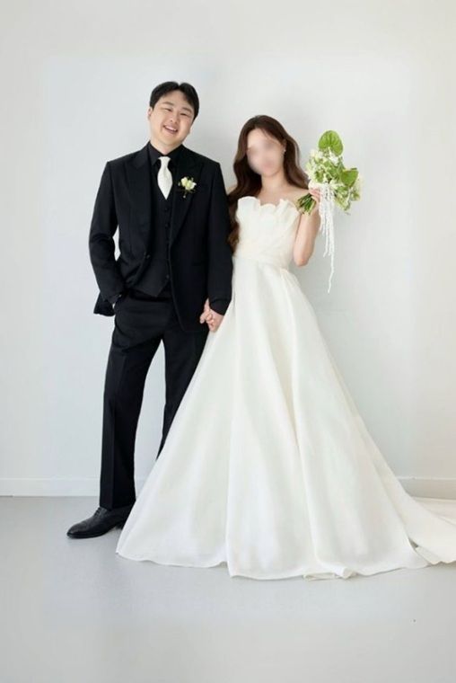 [서울=뉴시스] 코미디언 박병규(42)가 24일 오후 서울 여의도 페어몬트 앰배서더 호텔에서 비연예인 예비신부와 백년가약을 맺는다. (사진=박병규 인스타그램) 2026.10.24. photo@newsis.com *재판매 및 DB 금지