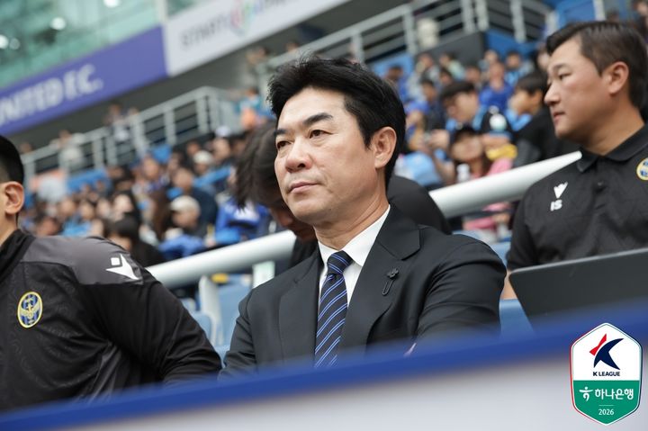 [서울=뉴시스] 프로축구 K리그1 인천 유나이티드의 윤정환 감독. (사진=한국프로축구연맹 제공) *재판매 및 DB 금지