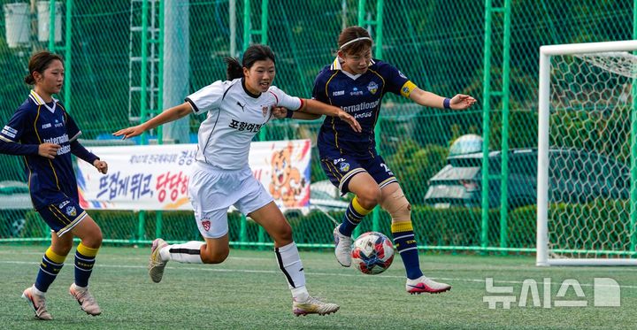[포항=뉴시스] 포항여자전자고 축구 경기 모습. (사진=포항시 제공) 2026.10.25. photo@newsis.com