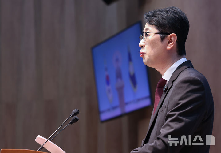 [서울=뉴시스] 김근수 기자 = 주진우 국민의힘 의원이 25일 오전 서울 여의도 국회 소통관에서 중앙선거관리위원회 추가 부정행위 적발 긴급 기자회견을 하고 있다. 2026.10.25. ks@newsis.com