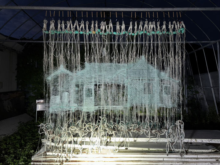 최인영, 그물로 지은 집 2, 2025, Sewing on net, 190 × 220 cm *재판매 및 DB 금지