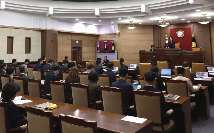 [임실=뉴시스] 26일 열린 임실군의회 제356회 임시회 제1차 본회의, 정일윤 의장이 회의를 진행하고 있다. *재판매 및 DB 금지