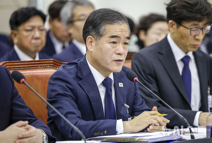 [서울=뉴시스] 정병혁 기자 = 김종철 경찰청장 직무대행이 26일 서울 여의도 국회에서 열린 행정안전위원회 종합감사에서 질문에 답하고 있다. 2026.10.26. jhope@newsis.com