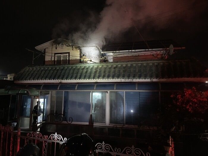 [논산=뉴시스] 27일 발생한 논산시 취암동 단독주택 화재 현장. (사진=논산소방서 제공) 2026.10.17 photo@newsis.com *재판매 및 DB 금지