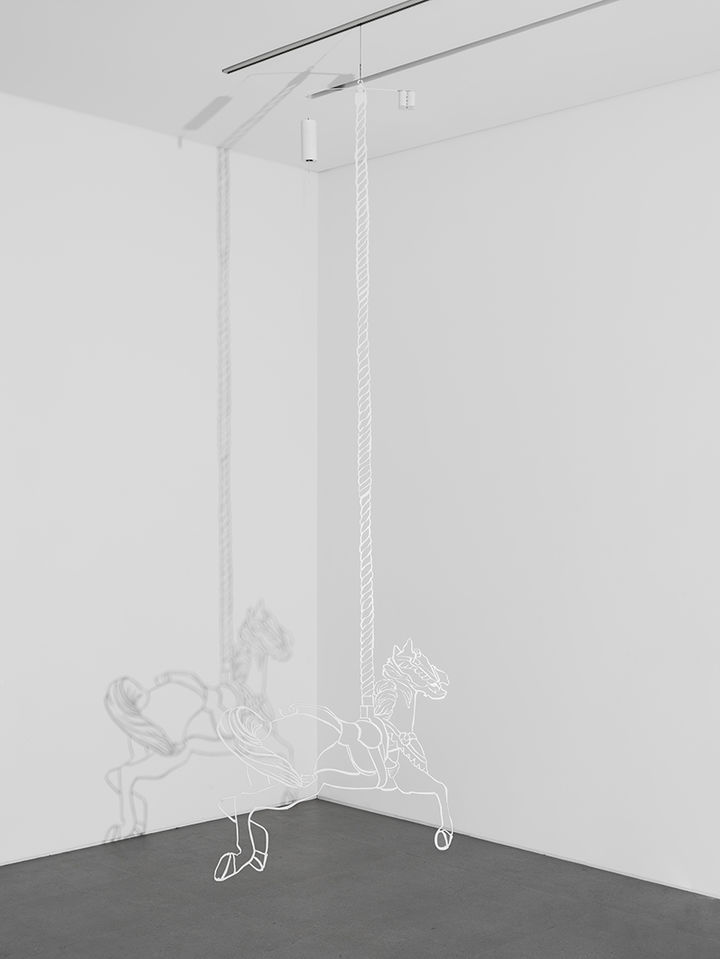 황혜선_회전목마, 2026, stainless steel, 340x 98cm *재판매 및 DB 금지