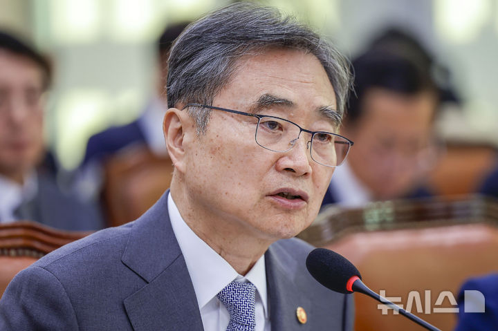 [서울=뉴시스] 정병혁 기자 = 조현 외교부 장관이 27일 서울 여의도 국회에서 열린 외교통일위원회의 종합감사에서 질문에 답하고 있다. 2026.10.27. jhope@newsis.com