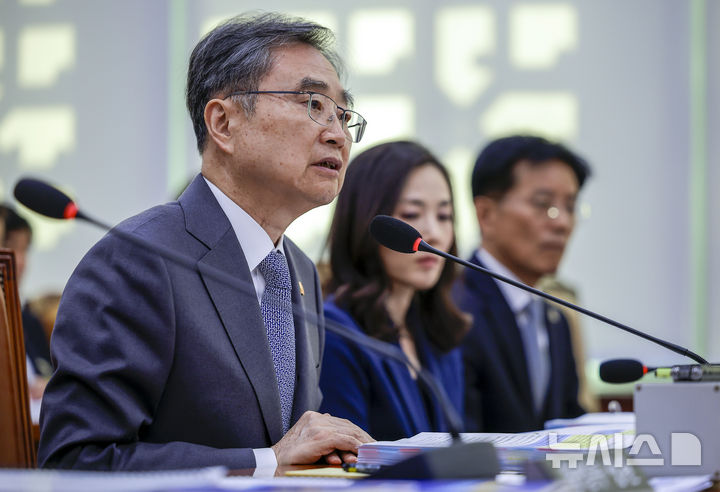 [서울=뉴시스] 정병혁 기자 = 조현 외교부 장관이 27일 서울 여의도 국회에서 열린 외교통일위원회의 종합감사에서 질문에 답하고 있다. 2026.10.27. jhope@newsis.com