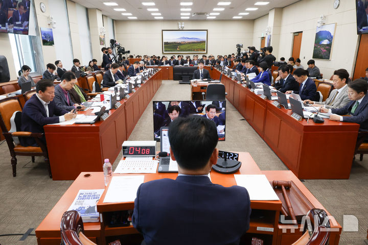 [서울=뉴시스] 김근수 기자 = 27일 오전 서울 여의도 국회에서 기후에너지환경노동위원회(고용노동부 등) 국정감사가 열리고 있다. 2026.10.27. ks@newsis.com