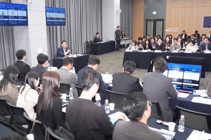 수원시, 현대차·기아와 손잡고 AI 로봇도시 구축한다