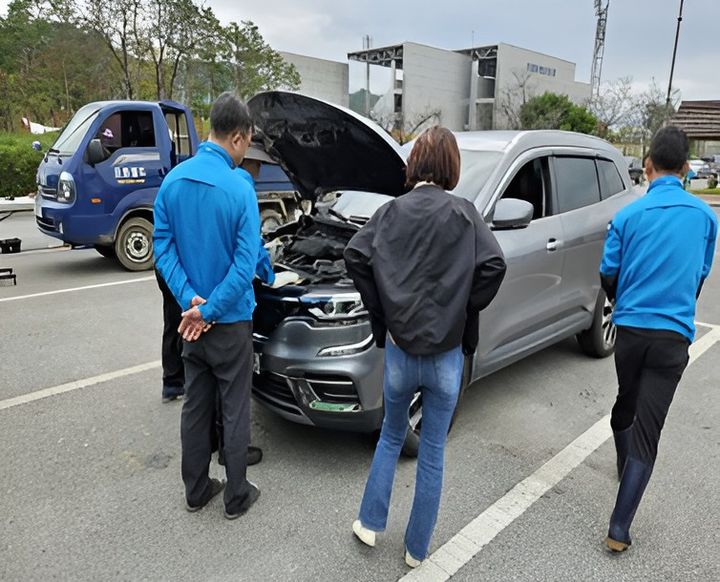 [거창=뉴시스] 지난해 경남자동차전문정비사업조합 거창군지회, 취약계층 차량 무상점검 (사진=거창군 제공) 2026. 10. 28. photo@newsis.com *재판매 및 DB 금지