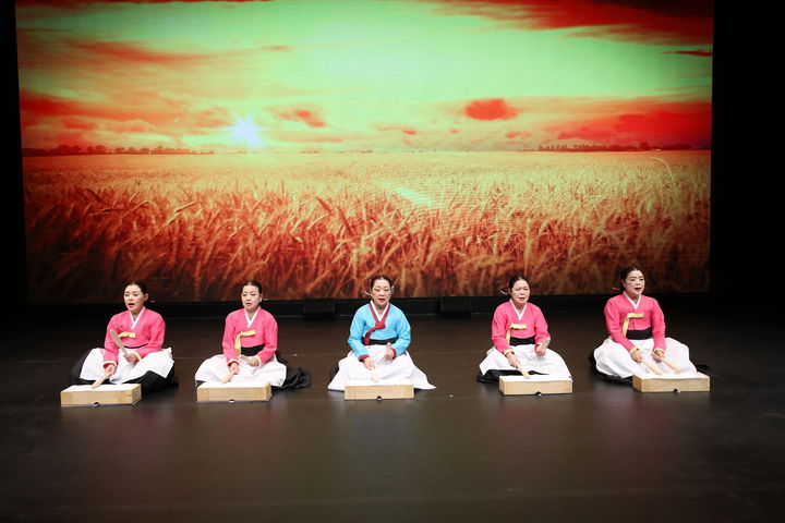 [서울=뉴시스]서울소리보존회 예술단체 '다듬이 시스터즈' 공연 장면. (사진=싱싱국악배달부 제공) 2026. 10. 28. photo@newsis.com *재판매 및 DB 금지