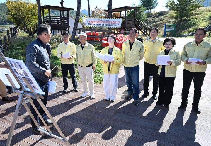 [대구=뉴시스]군위군의회(의장 서대식)의 주요 사업현장 방문(사진=군위군의회 제공) 2026.10.28 photo@newsis.com *재판매 및 DB 금지