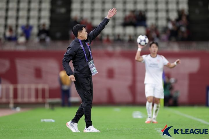 [서울=뉴시스]K리그1 포항 박태하 감독. (사진=한국프로축구연맹 제공)