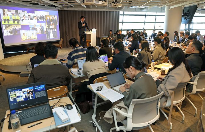 [서울=뉴시스] 최휘영 문화체육관광부 장관이 28일 서울 종로구 아트코리아랩에서 관광 분야 기자간담회를 하고 있다. (사진=문체부 제공) 2026.10.28. photo@newsis.com *재판매 및 DB 금지
