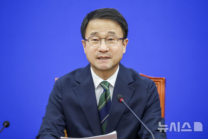 [서울=뉴시스] 정병혁 기자 = 한병도 더불어민주당 원내대표가 29일 서울 여의도 국회에서 열린 정책조정회의에서 발언하고 있다. 2026.10.29. jhope@newsis.com