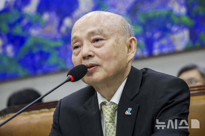 [서울=뉴시스] 정병혁 기자 = 안창호 국가인권위원장이 29일 서울 여의도 국회 운영위원회에서 열린 국가인권위원회에 대한 국정감사에서 의원 질문에 답하고 있다. 2026.10.29. jhope@newsis.com