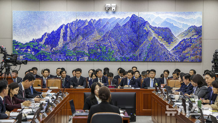 [서울=뉴시스] 정병혁 기자 = 29일 서울 여의도 국회에서  운영위원회의 대통령비서실 등에 대한 국정감사가 진행되고 있다. 2026.10.29. jhope@newsis.com