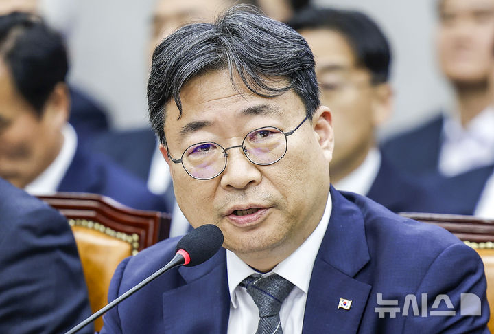 [서울=뉴시스] 정병혁 기자 = 하준경 정책실장이 29일 서울 여의도 국회에서 열린 운영위원회의 대통령비서실 등에 대한 국정감사에서 의원 질문에 답하고 있다. 2026.10.29. jhope@newsis.com