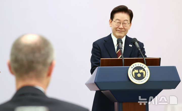 [서울=뉴시스] 김진아 기자 = 이재명 대통령이 29일 청와대에서 열린 프리드리히 메르츠 독일 총리와의 공식 만찬에서 환영사를 하고 있다.(청와대통신사진기자단) 2026.10.29. bluesoda@newsis.com