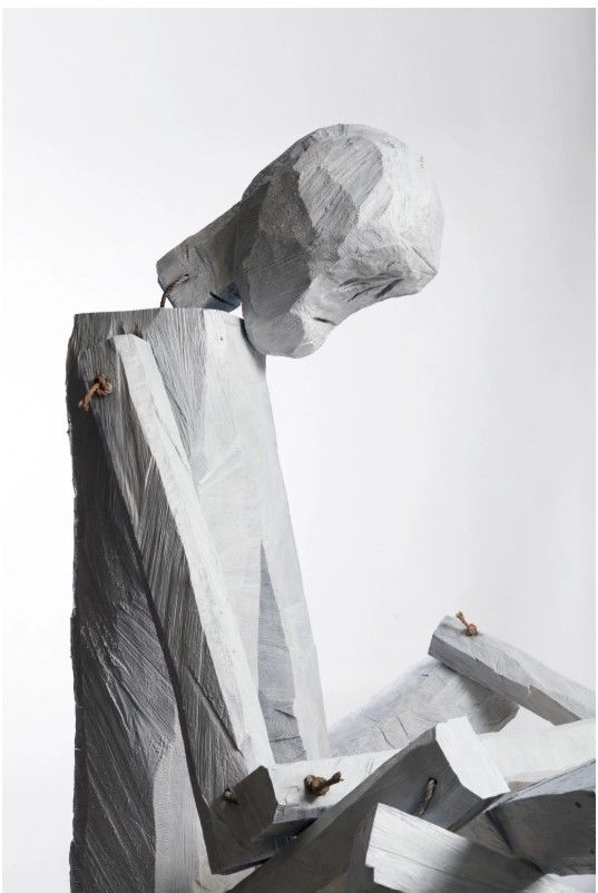 Georg Baselitz Strawinsky (Stravinsky), 2026 (detail) Patinated bronze and enamel paint 89 3/8 x 95 3/4 x 116 1/8 inches (227 x 243 x 295 cm) Edition of 6 + 3 AP © Georg Baselitz 2026 Photo: Martin Müller, Berlin Courtesy the artist and Gagosian *재판매 및 DB 금지