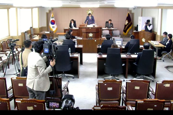 [대전=뉴시스]조명휘 기자 = 대전 대덕구의회가 30일 제297회 임시회 제3차 본회의를 열고 있다. 2026.10.30. *재판매 및 DB 금지