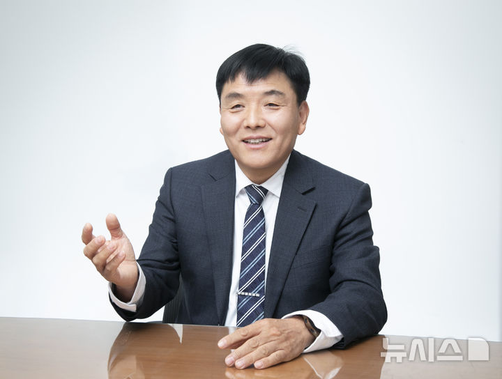 [서울=뉴시스] 박한진 한국코헴회 회장(혈우병 환우 단체)은 지난달 29일 서울 서초구 한국코헴회 사무국에서 뉴시스와 인터뷰를 갖고 있다. 