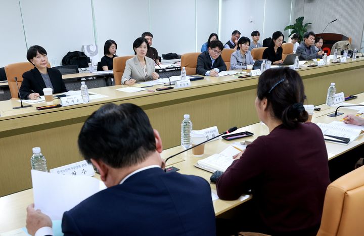 [서울=뉴시스] 보건복지부가 30일 제5차 장기요양위원회를 열고 제도개선 추진과제와 수가 및 보험료율을 의결하는 모습 (사진=보건복지부 제공) 2026.10.30. photo@newsis.com *재판매 및 DB 금지