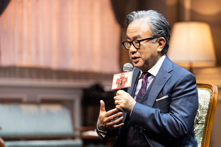 [서울=뉴시스] 일본 극작가 겸 연출가 미타니 코키가 30일 서울 삼성동 코엑스아티움에서 연극 '아메리칸 드림' 내한 공연 개막을 앞두고 인터뷰하고 있다. (사진 = 파르코 제공) 2026.10.30. photo@newsis.com *재판매 및 DB 금지