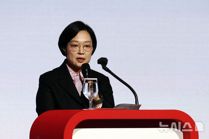 [서울=뉴시스] 고승민 기자 = 한성숙 국무총리가 30일 서울 그랜드인터컨티넨탈 서울 파르나스에서 열린 독일 아시아-태평양 비즈니스 컨퍼런스(APK)에서 기조연설을 하고 있다. 2026.10.30. kkssmm99@newsis.com