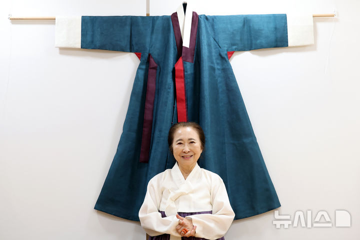 [서울=뉴시스] 박진희 기자 = 국가무형유산 침선장 구혜자 보유자가 30일 서울 강남구 국가무형유산전수교육관에서 인터뷰 하고 있다. 2026.10.31. pak7130@newsis.com