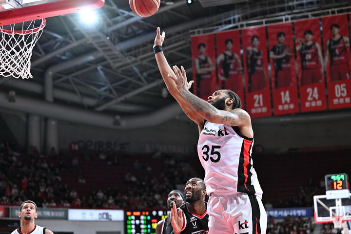 [서울=뉴시스] 프로농구 수원 KT의 패리스 배스. (사진 = KBL 제공) *재판매 및 DB 금지